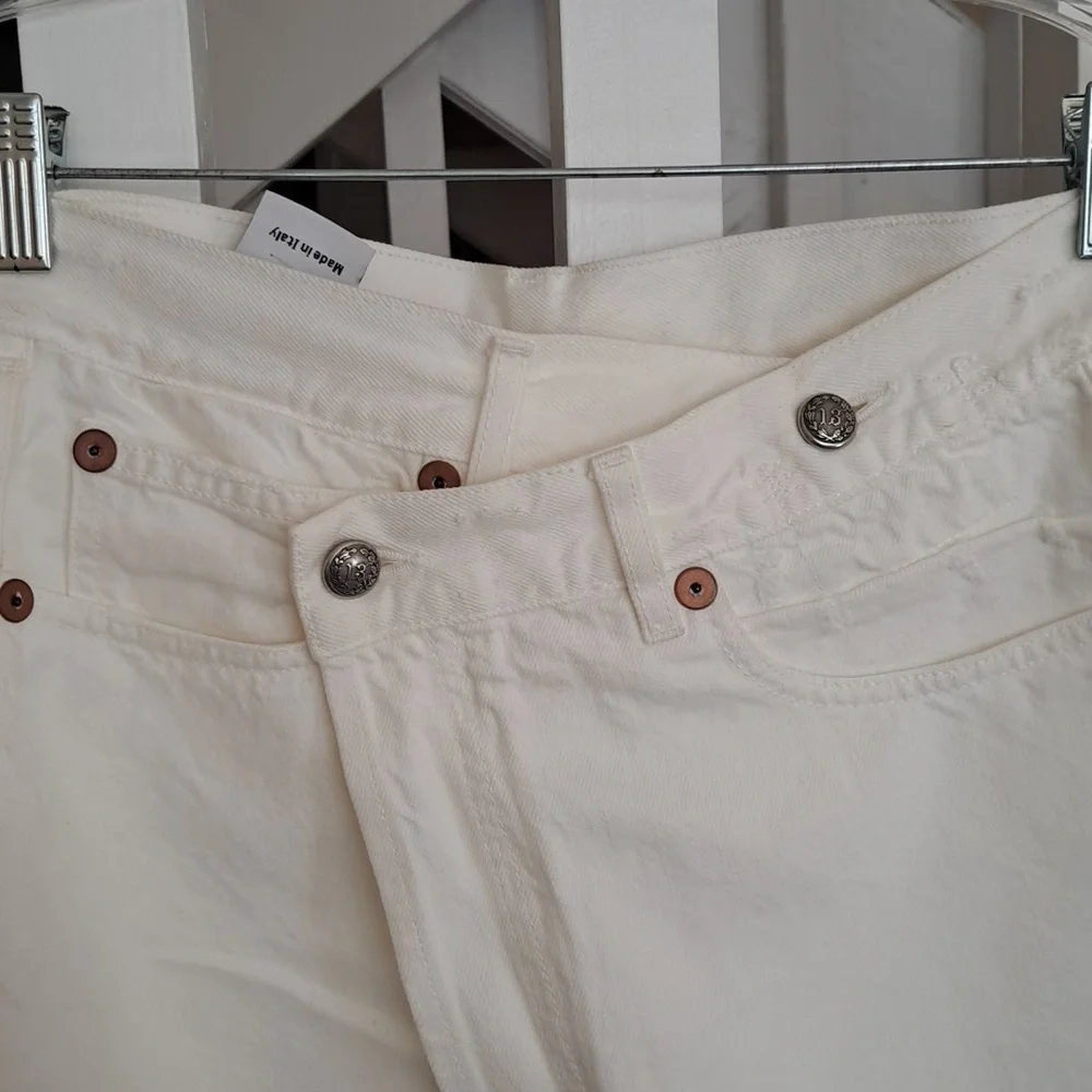 R13 White Denim Crossover Shorts NWT in Nico sz27 - Picture 9 of 14